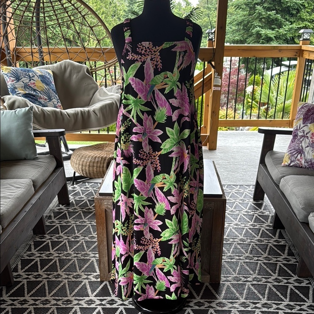 Easel Los Angeles | Tropical Print Maxi Dress